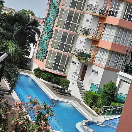 Lancris Residence Paranaque City Esterno foto